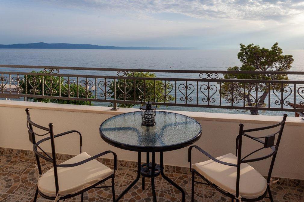 Apartmani Mirona - Tučepi Exteriör bild