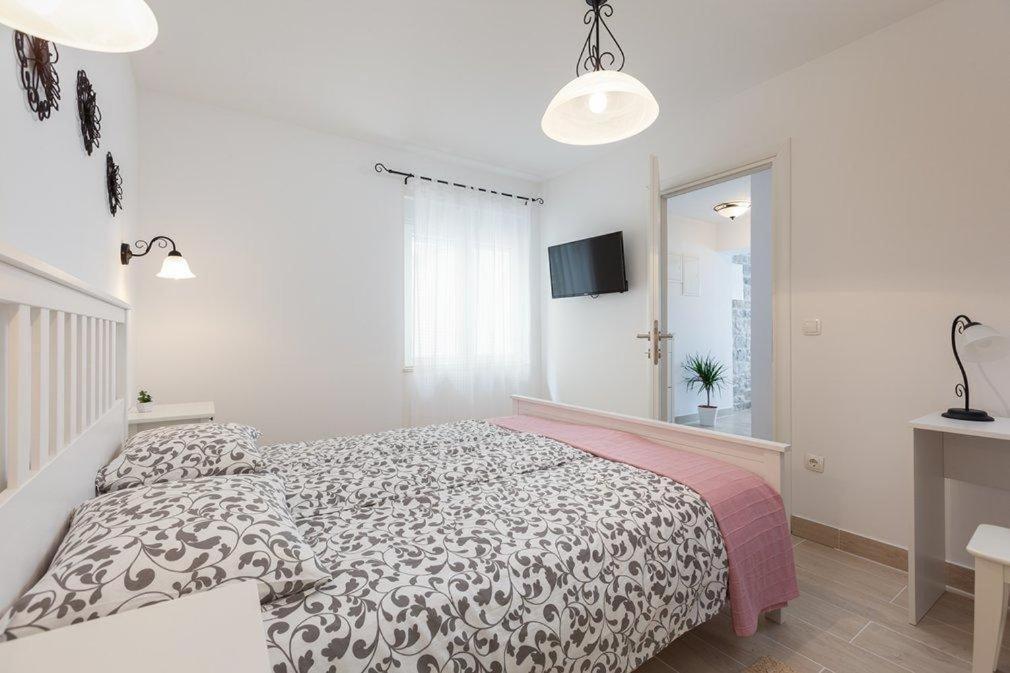Apartmani Mirona - Tučepi Exteriör bild